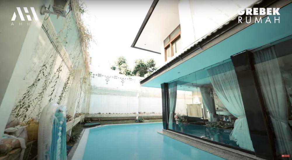 potret rumah baru Lesti Kejora dan Rizky Billar (youtube.com/attahalilintar)