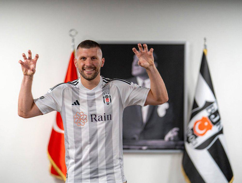 Ante Rebic (bjk.com.tr)