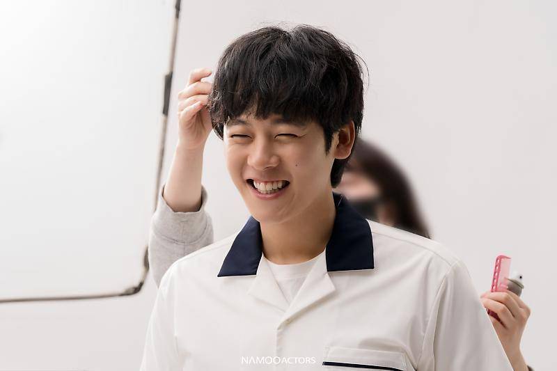 cuplikan Lee Jung Ha di balik layar drakor Moving (post.naver.com/나무엑터스)