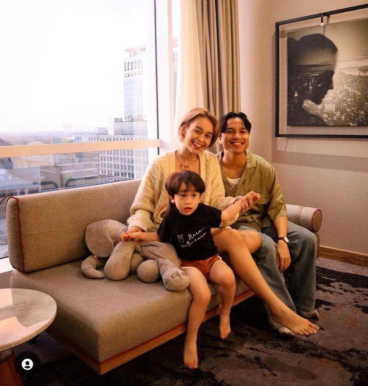 Conchita dan anaknya (Instagram.com/conchizzlin)