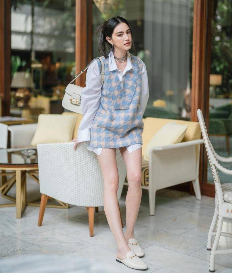 ide outfit dengan vest ala Davika Hoorne (instagram.com/davikah)