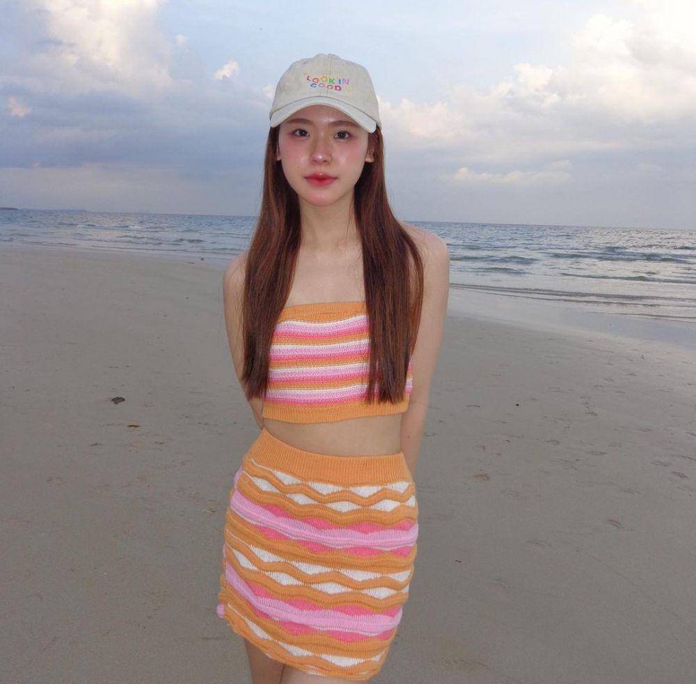 ide outfit one set ala June Wanwimol (instagram.com/junewanwimol19)