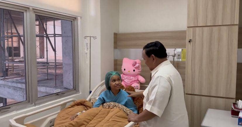 potret Prabowo jenguk Nabila, bocah yang selamatkan kucing (Instagram.com/prabowo)