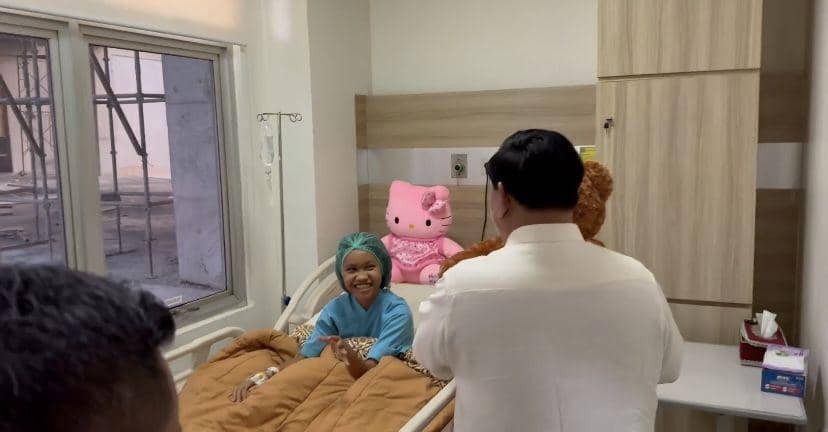 potret Prabowo jenguk Nabila, bocah yang selamatkan kucing (Instagram.com/prabowo)
