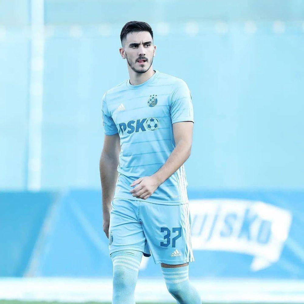Josip Sutalo saat berseragam Dinamo Zagreb. (instagram.com/josip.sutalo)