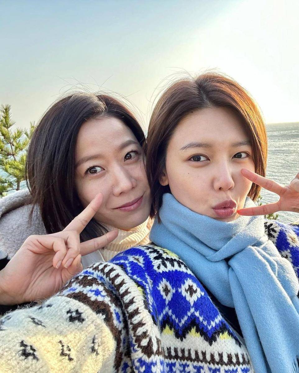Jeon HyeJin-Sooyoung di balik layar Not Others (instagram.com/sooyoungchoi)