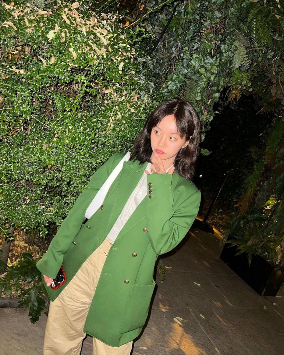 inspirasi OOTD ala Lee Hyeri (instagram.com/hyeri_0609)