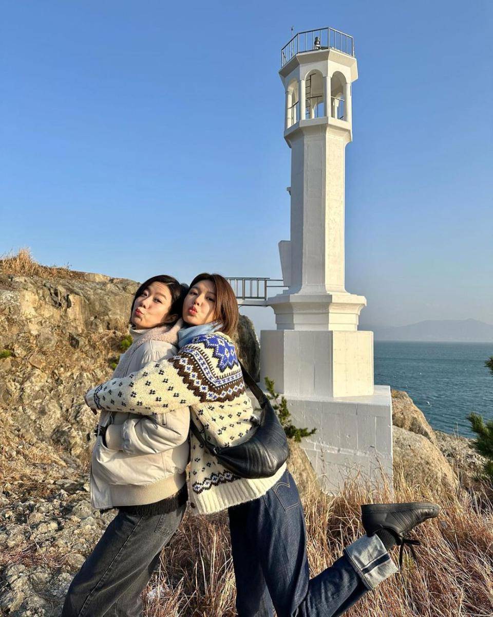 Jeon HyeJin-Sooyoung di balik layar Not Others (instagram.com/sooyoungchoi)