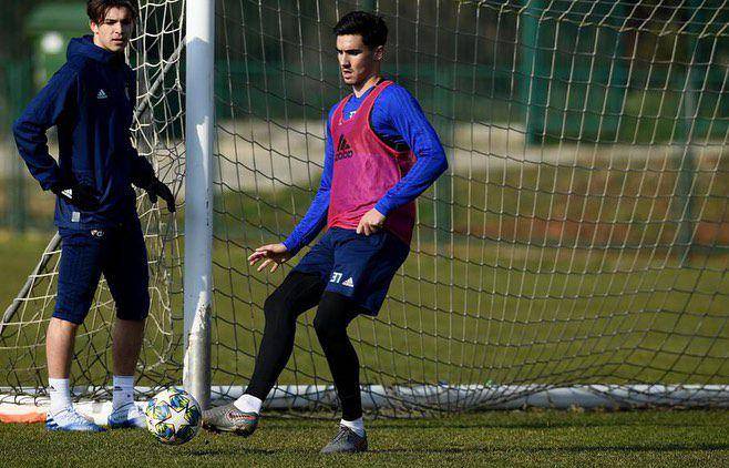 Josip Sutalo saat berseragam Dinamo Zagreb. (instagram.com/josip.sutalo)