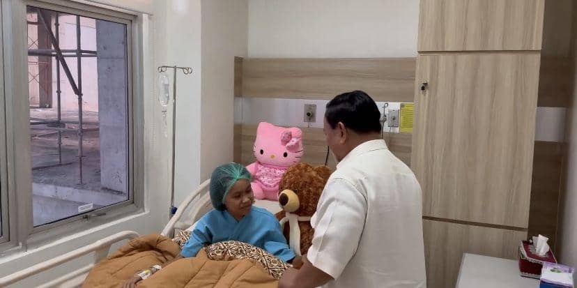 potret Prabowo jenguk Nabila, bocah yang selamatkan kucing (Instagram.com/prabowo)