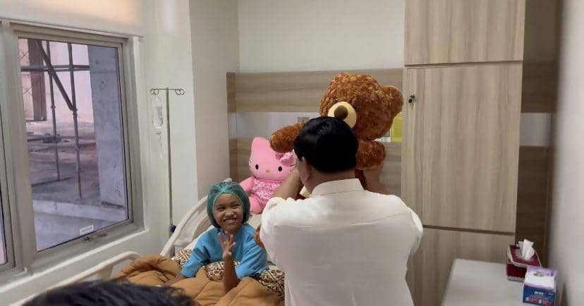 potret Prabowo jenguk Nabila, bocah yang selamatkan kucing (Instagram.com/prabowo)