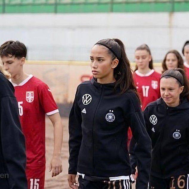 potret Amira Dahl, pemain bola keturunan Jerman-Indonesia  (instagram.com/milli.bola)