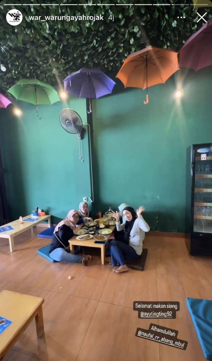 potret Ayah Rojak launching resto khas Betawi (Instagram.com/war_warungayahrojak_)