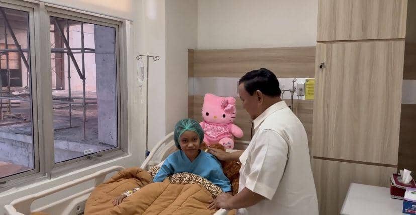 potret Prabowo jenguk Nabila, bocah yang selamatkan kucing (Instagram.com/prabowo)