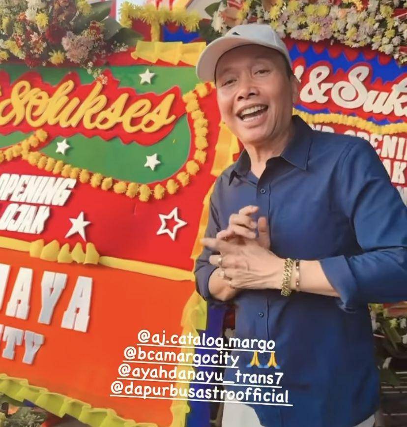potret Ayah Rojak launching resto khas Betawi (Instagram.com/mom_ayting92_)