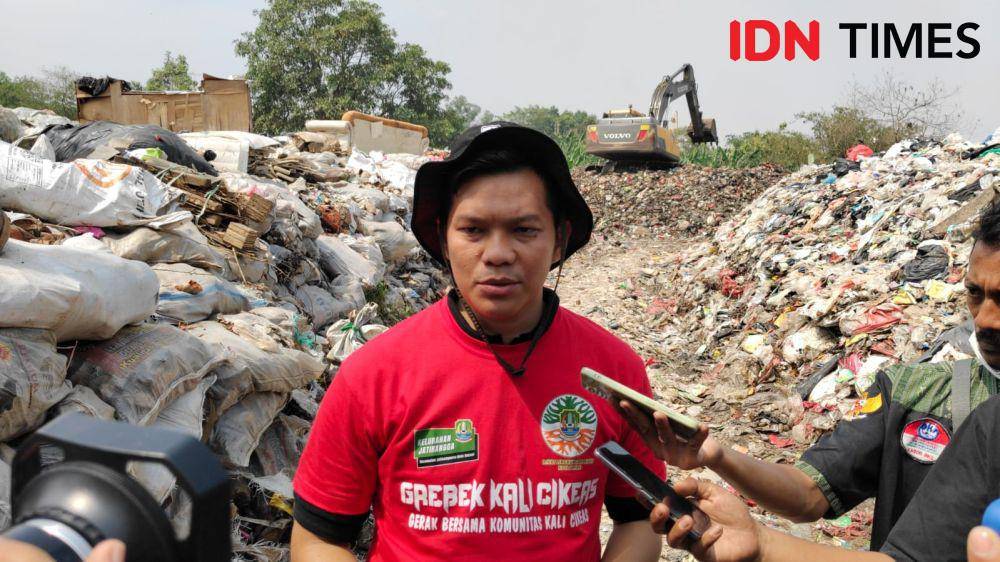 Lurah Jatirangga, Ahmad Apandi. (IDN Times/Imam Faishal)