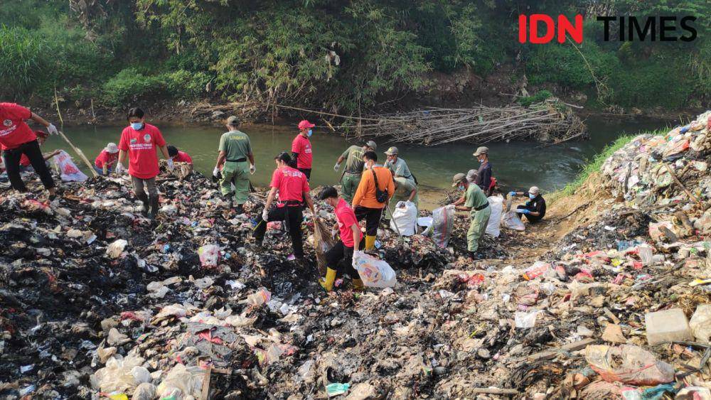 Bantaran kali yang akan dilakukan penghijauan. (IDN Times/Imam Faishal)