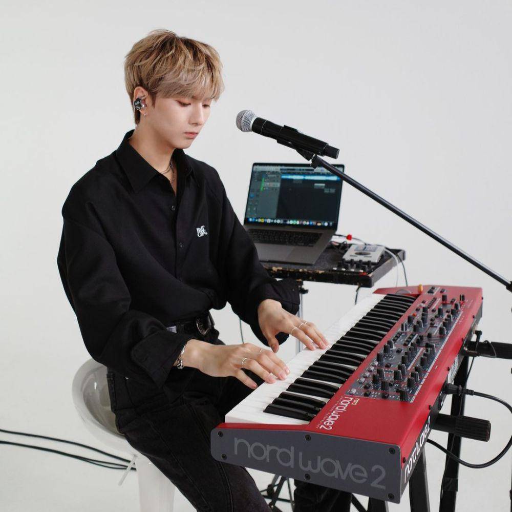 O.DE Xdinary Heroes (instagram.com/xdinaryheroes_official)