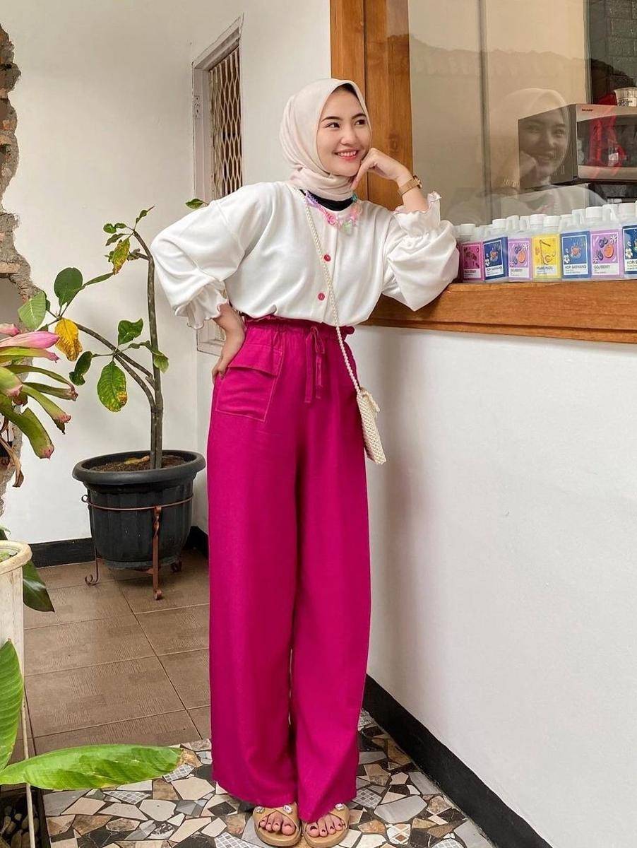 outfit konser SMTOWN 2023 (instagram.com/intanghazll_)