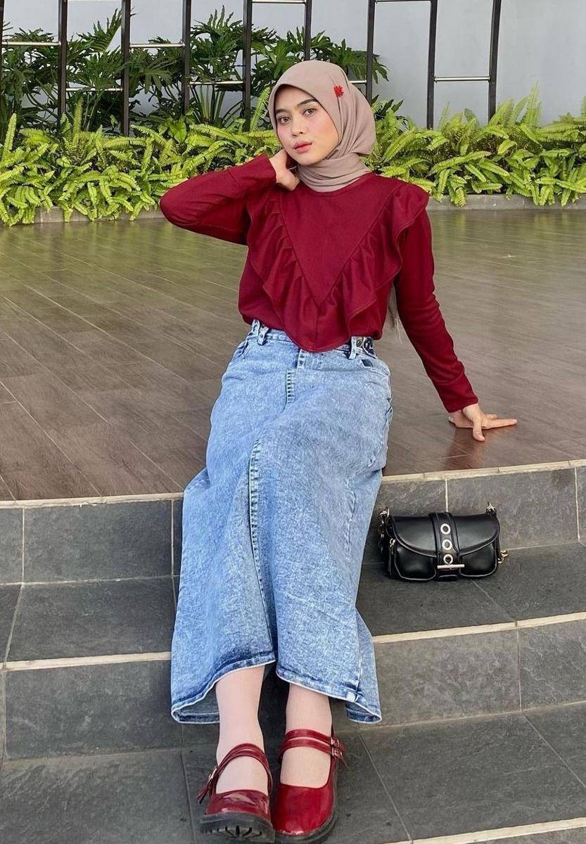 OOTD hijab pakai blus warna bold (instagram.com/swulann001)