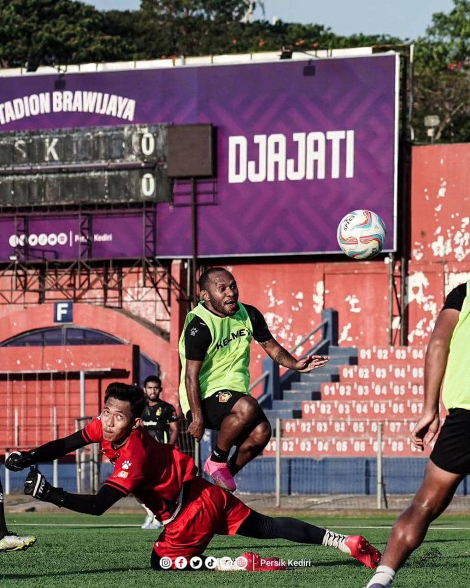 Dua Pemain Andalan Persik Kediri Absen Saat Menjamu Persis Solo
