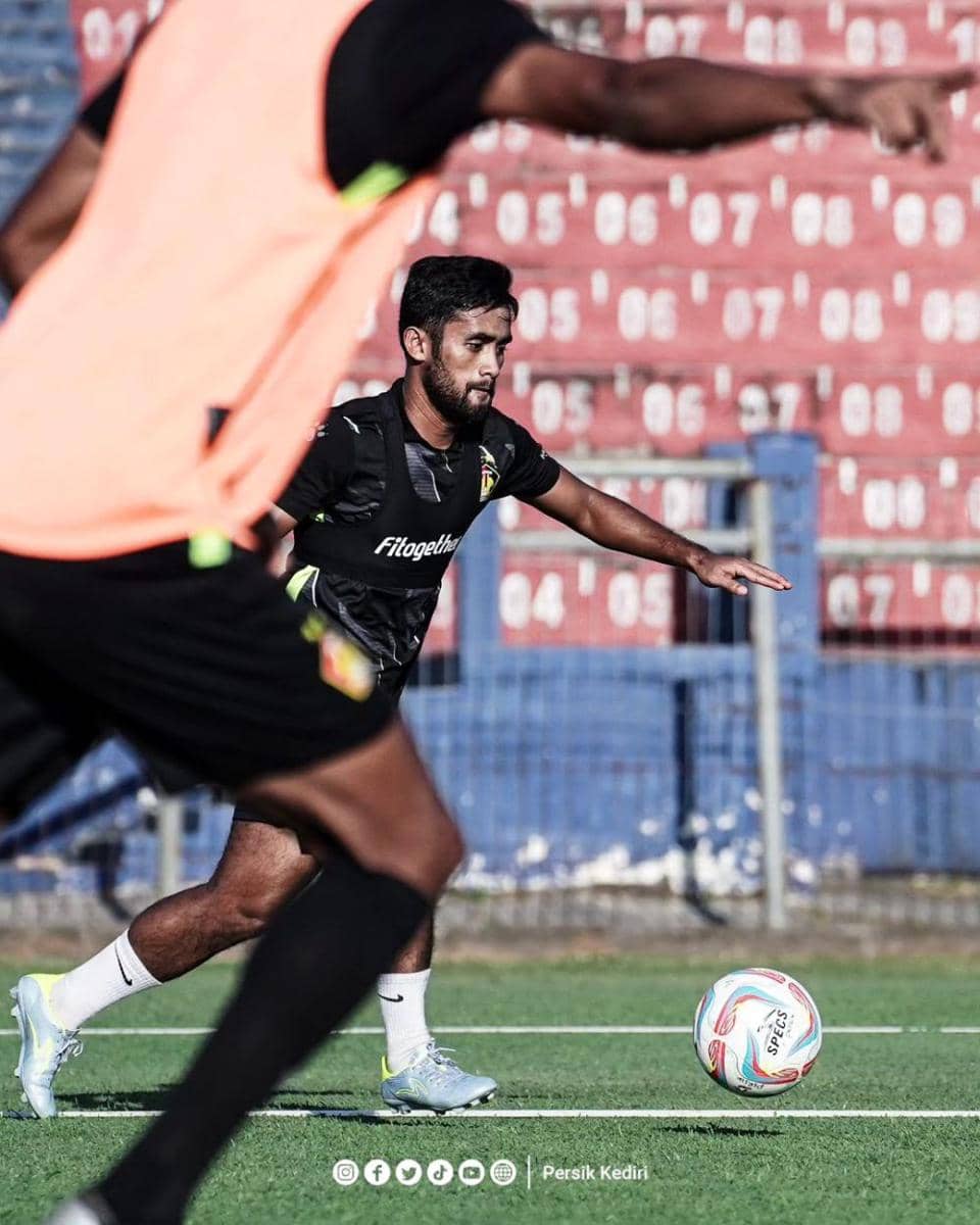 Pemain Persik Kediri saat berlatih. Instagram.com/ persikfcofficial