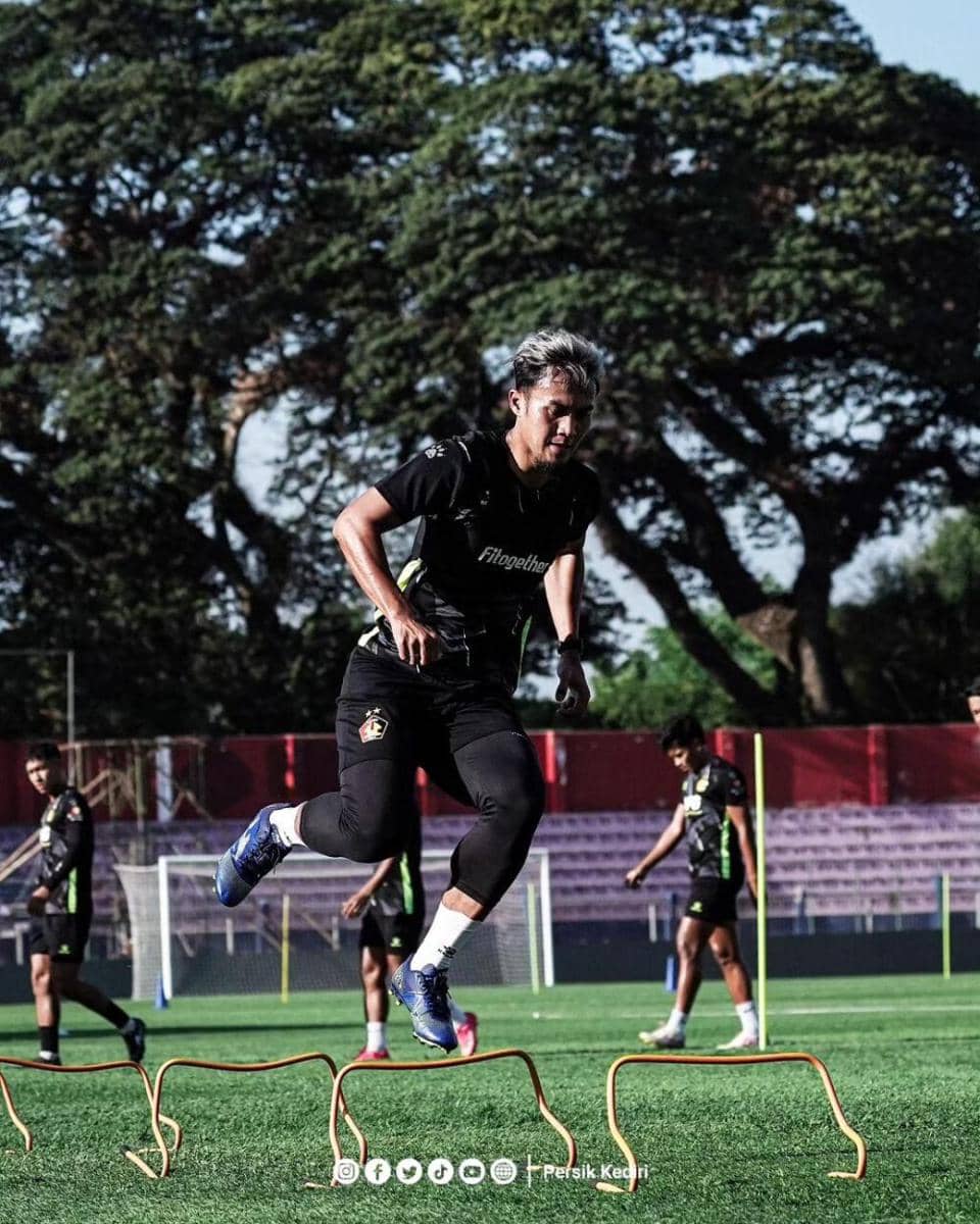 Pemain Persik Kediri saat berlatih. Instagram.com/ persikfcofficial
