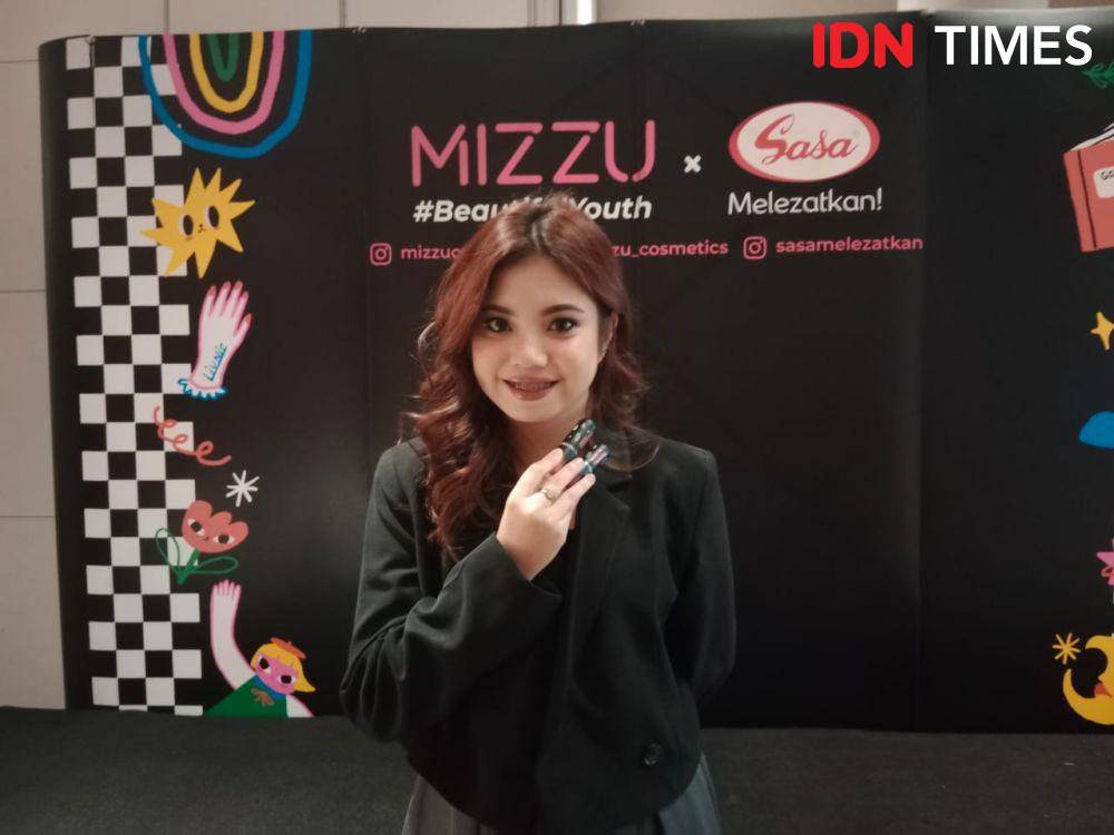 Peluncuran makeup kolaborasi Mizzu dan SASA di Jakarta Pusat pada Sabtu (12/8/2023). IDN Times/Adyaning Raras