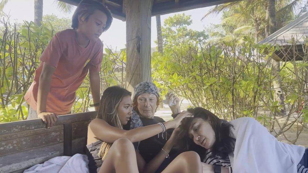 ulang tahun Desa Maya (YouTube.com/Luna Maya)