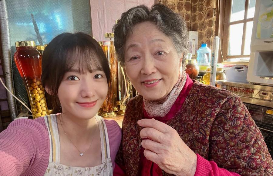 7 Potret Cheon Sa Rang dan Sang Nenek di Drakor King the Land