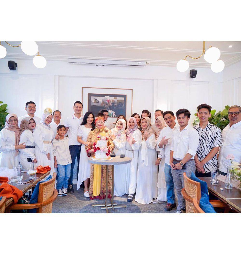 potret ulang tahun mama Titi Kamal (instagram.com/titi_kamall)