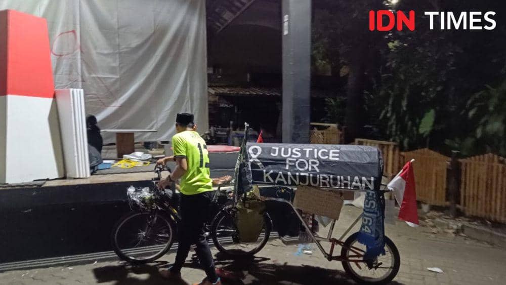 Pak Midun ketika tiba di Bulungan, Jakarta pada Minggu (13/8/2023). (IDN Times/Tino).