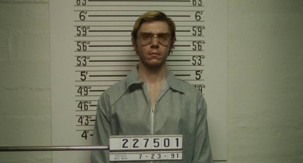 Evan Peters di serial Dahmer - Monster: The Jeffrey Dahmer Story (2022) (dok. Netflix/Dahmer - Monster: The Jeffrey Dahmer Story)