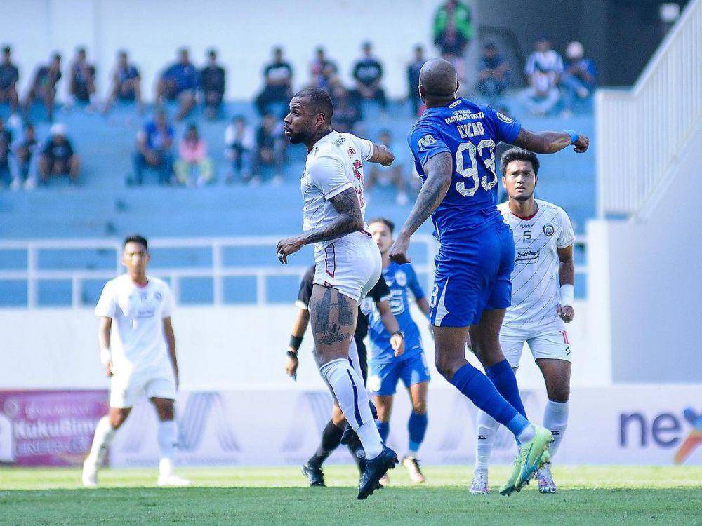 Arema FC saat menghadapi PSIS Semarang pada putaran pertama Liga 1 Indonesia 2023/2024. (instagram.com/aremafcofficial)