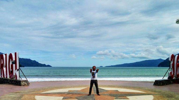Pantai Prigi (trenggalekkab.go.id)