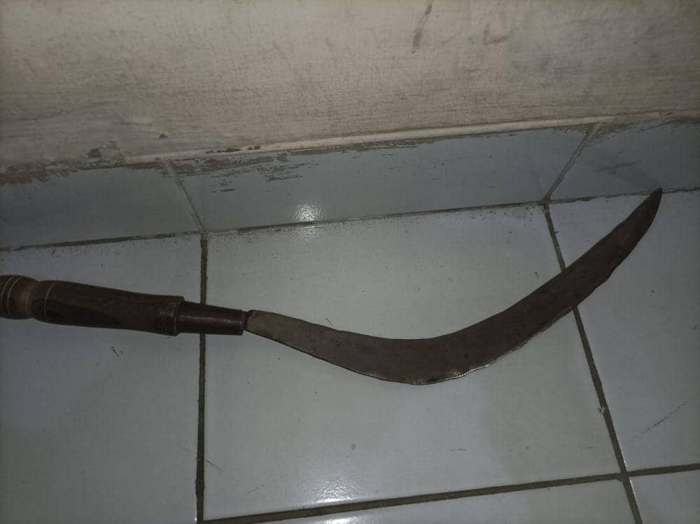 Barang bukti celurit milik terduga pelaku.(Dok.Polres Bantul)