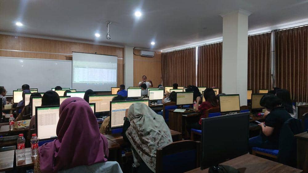 Pembekalan untuk program pelatihan bagi 150 karyawan PT Prima Tunggal Mandiri diadakan untuk menunjang peningkatan kapasitas keterampilan individu. (IDN Times/Dok Itesa Muhammadiyah Semarang)