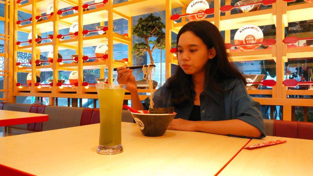 Makan ramen di RamenYA TP2. Dok. Istimewa.