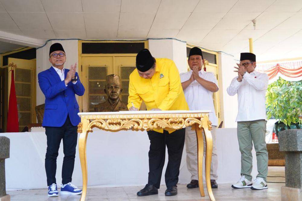 Ketua Umum DPP Partai Golkar Airlangga Hartarto menyatakan dukungan partai berlambang pohon beringin kepada Ketua Umum Partai Gerindra Prabowo Subianto di Pilpres 2024. (Dok. Golkar)