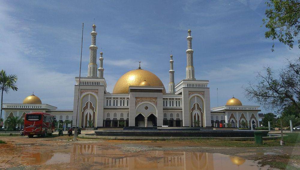 ilustrasi salah satu masjid yang ada di Kabupaten Mempawah (wikimedia.org/Andikbuyung)