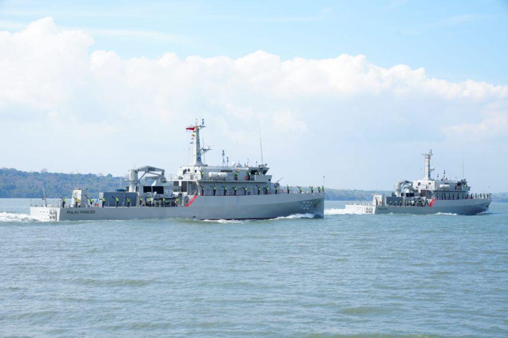 Prabowo Serahkan Dua Kapal Penyapu Ranjau Buatan Jerman ke TNI AL