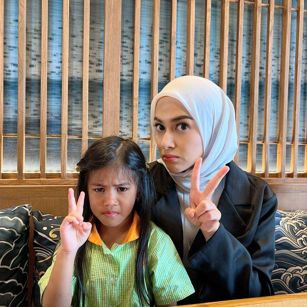potret Nina Zatulini dan keluarga (instagram.com/ninazatulini22)