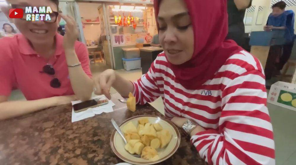 Rieta Amilia belanja ke pasar (YouTube.com/Mama Rieta)