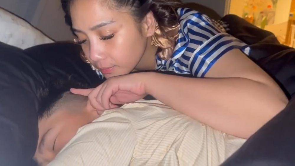 potret manis perlakuan Nagita di memen pergantian usia Rafathar (instagram.com/raffinagita1717)