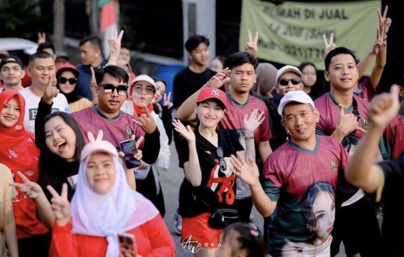 HUT RI Ke-78, 8 Potret Ayu Ting Ting Gerak Jalan sama Warga Depok