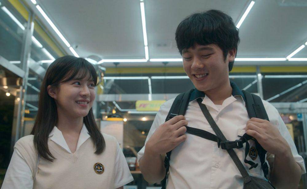 Jang Hui Soo (Go Youn Jung) dan Kim Bong Seok (Lee Jung Ha) di drakor Moving (Dok. Disney Plus KR/Moving)