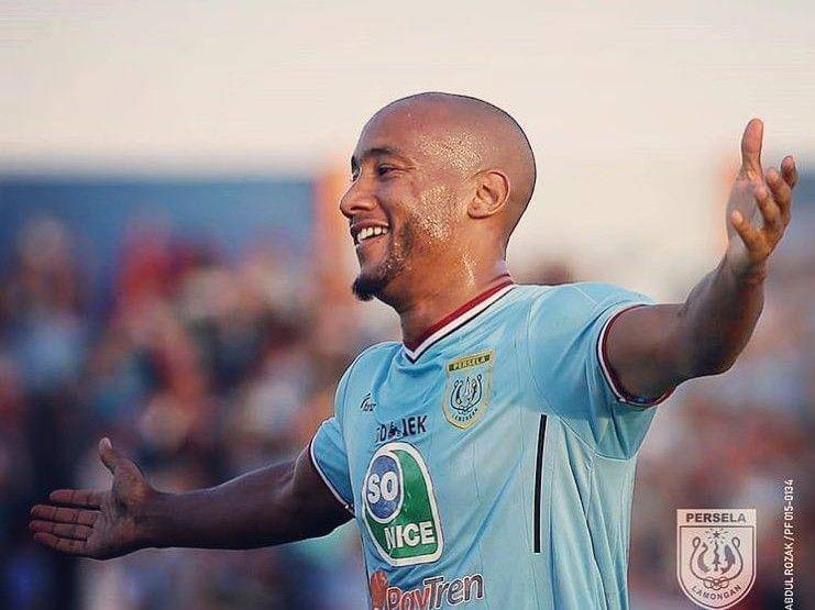 Loris Arnaud  (instagram.com/lorisarnaud78)