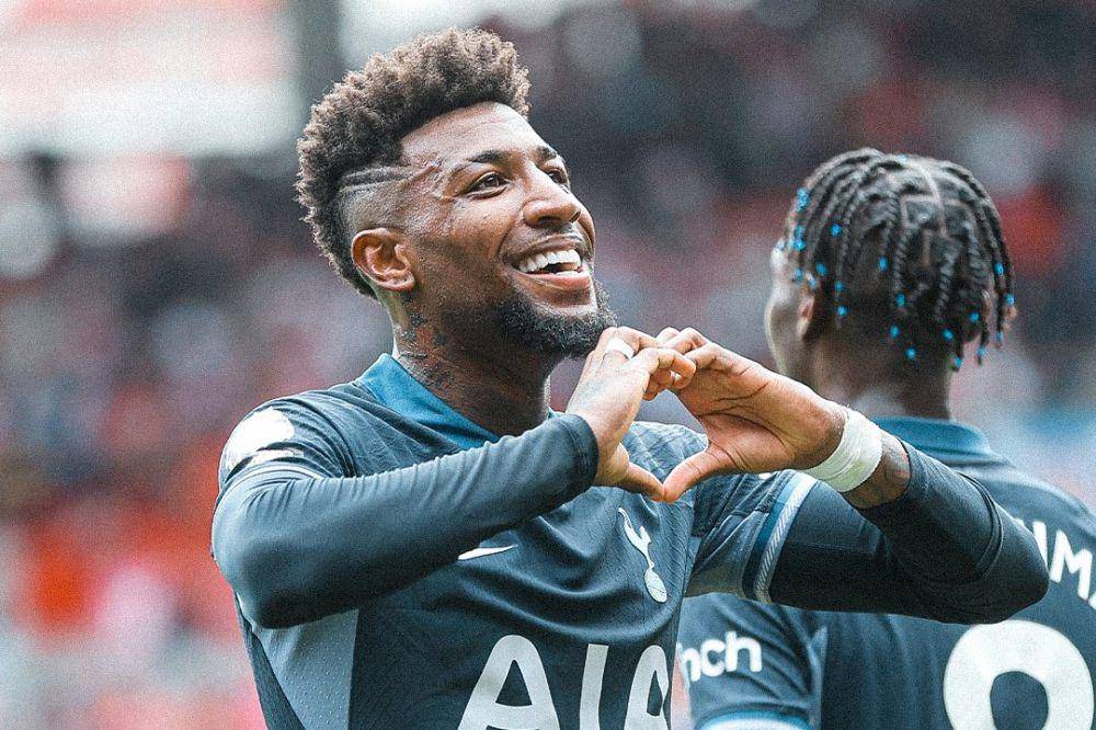 Emerson Royal (twitter.com/SpursOfficial)