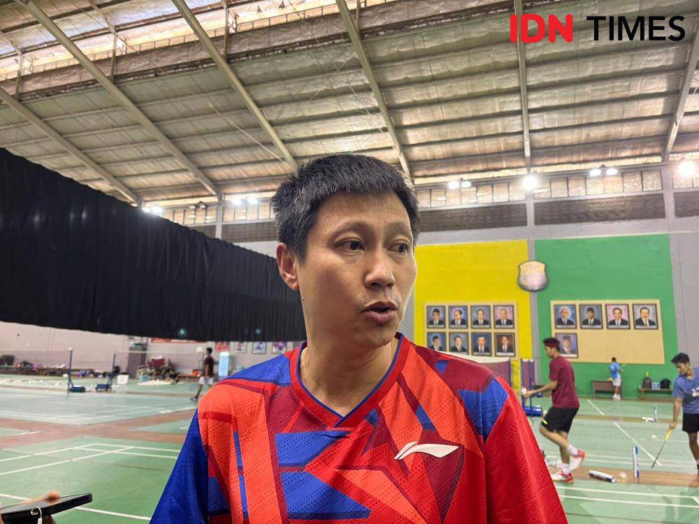 Pelatih kepala tunggal putri Indonesia, Indra Wijaya (IDN Times/Margith Juita Damanik)