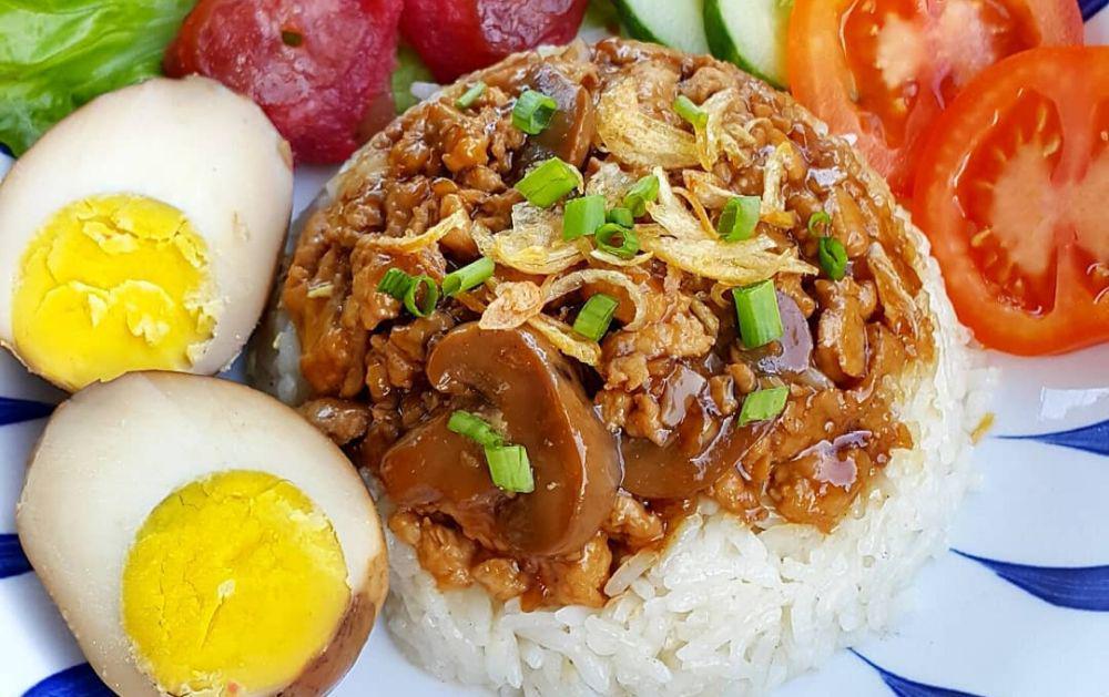 Resep Nasi Tim Ayam Jamur Anti Gagal, Dijamin Pulen, Gurih, Manis!